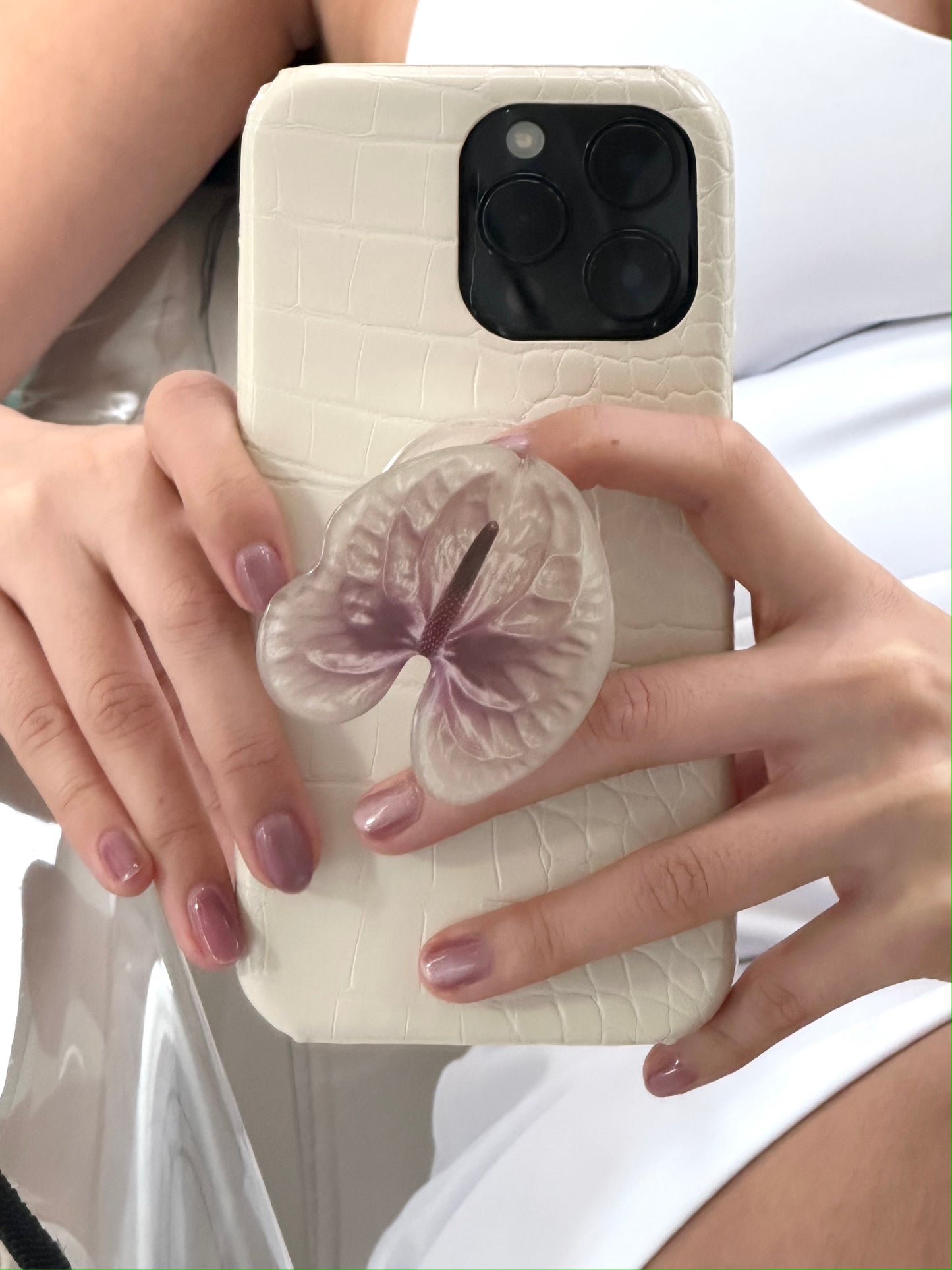 Anthurium ii: The pop socket